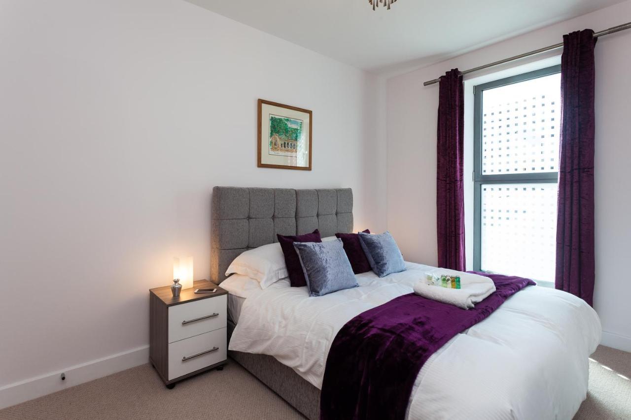 Self-Contained Town Centre One Bedroom Apartments By Helmswood Serviced Apartments Redhill  Exteriér fotografie