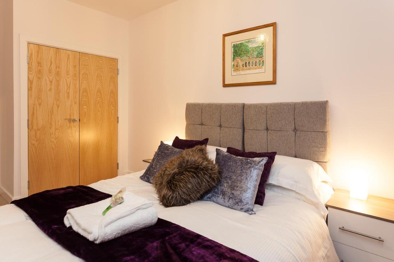 Self-Contained Town Centre One Bedroom Apartments By Helmswood Serviced Apartments Redhill  Exteriér fotografie